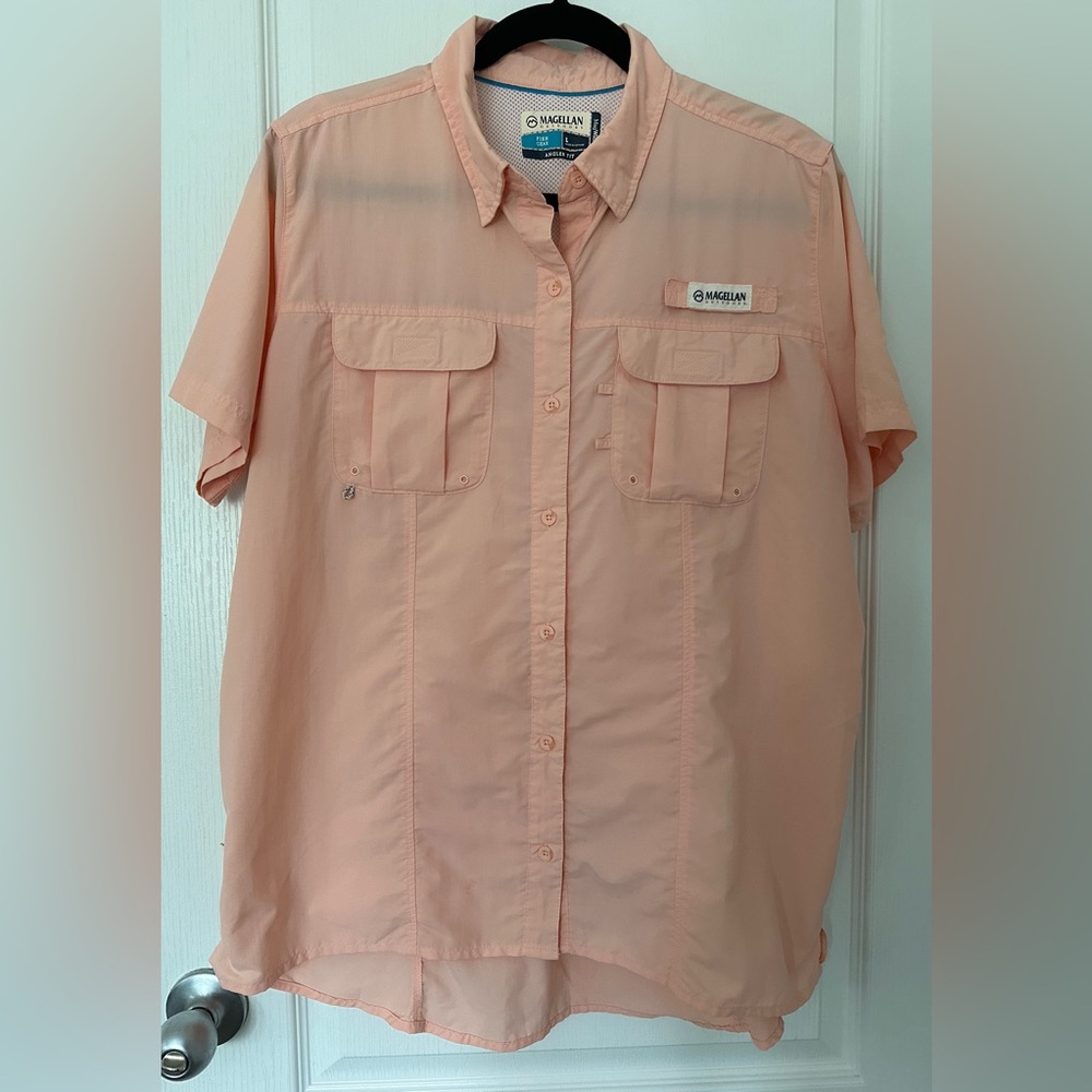 Magellan Fish Gear Womens Short Sleeve Top Mag Wick Pockets Peach Size Large EUC